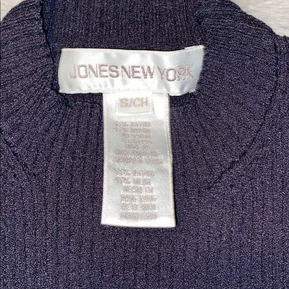 Short Sleeve Turtle Neck - Picture 2 of 3